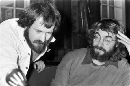 Gemeenteraadsleden van de Kabouters Peter Hakkenberg van Gaasbeek (l) en Roel va, Bestanddeelnr 924-4526