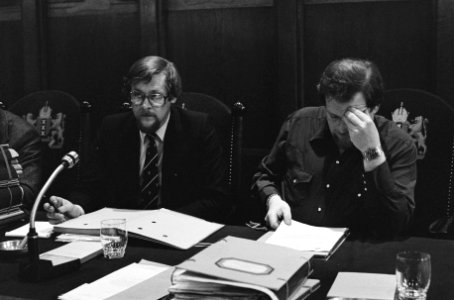 Gemeenteraadsvergadering Amsterdam, de wethouders Heerma en Schaefer 11 maart 1981, Bestanddeelnr 931-3691