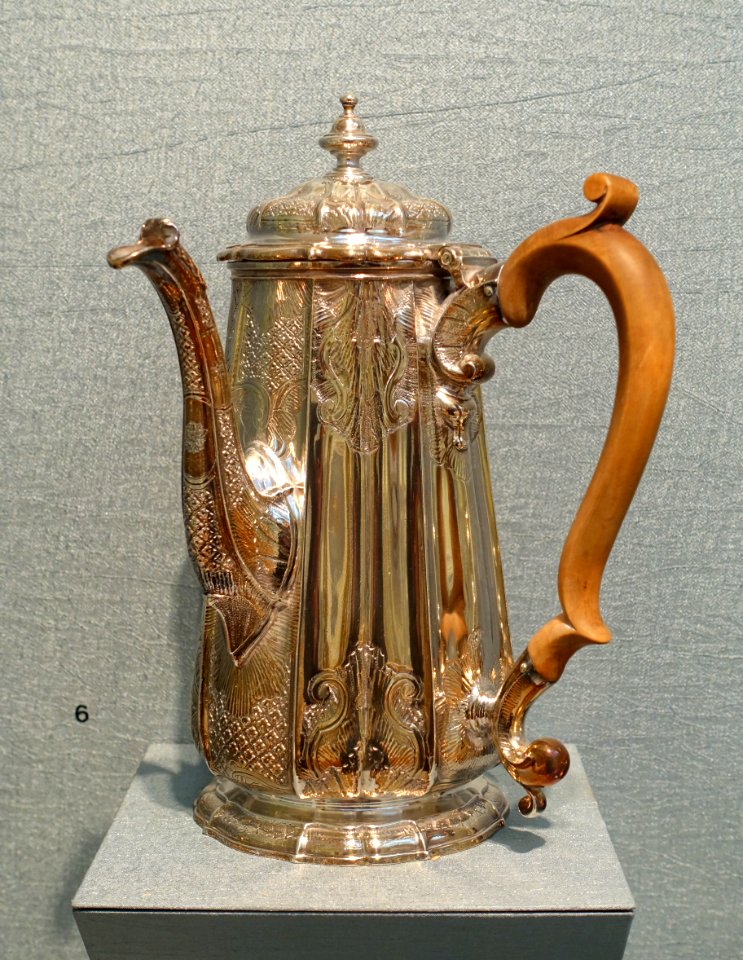 George II coffee pot, Louis Dupont, London, 1736-1737, silver - Portland Art Museum - Portland, Oregon - DSC08799