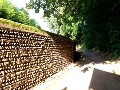 Genay - Rhône-Alpes - Parc de Rancé - Allée à l'entrée