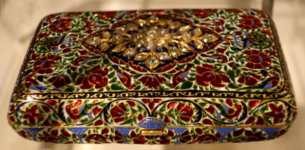 Gem-inset enameled gold lidded box, Doris Duke Foundation photo