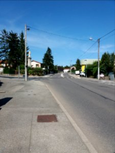 Genay (Métropole de Lyon) - Rue des Écoles, en arrivant rue de la Madone