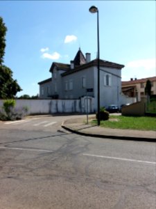 Genay (Métropole de Lyon) - Rue de la Roue, maison au numéro 207 depuis la rue du Belvédère