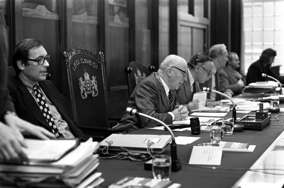 Gemeenteraadsvergadering Amsterdam vlnr Lammers, Samkalden, mr Morren (gem, Bestanddeelnr 927-4740