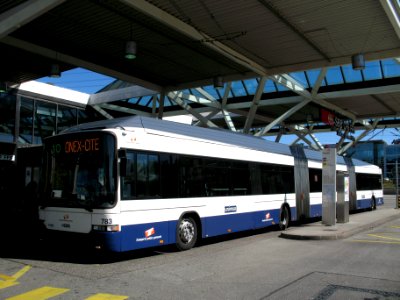 Genève TPG Hess BGGT-N2C n°783 L10 Aéroport
