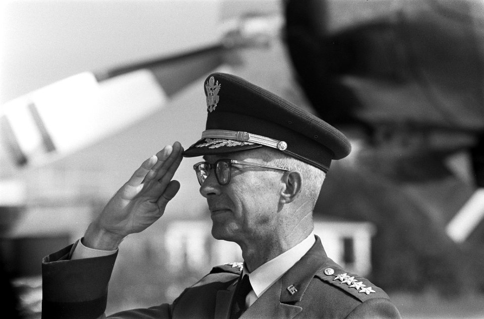Generaal A. J. Goodpaster , opperbevelhebber van de geallieerde strijdkrachten i, Bestanddeelnr 922-7684