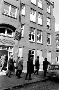 Gemeentewoningen van Amsterdam aan Javaplein worden gemoderniseerd. Gemodernisee, Bestanddeelnr 923-4188