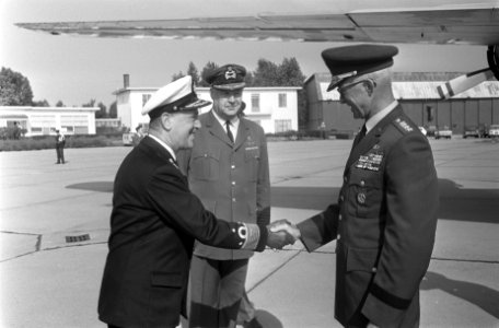 Generaal A. J. Goodpaster , opperbevelhebber van de geallieerde strijdkrachten i, Bestanddeelnr 922-7686