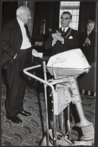 Gemeenteraden, afscheid, motoren, Hall, Gijs van, Bestanddeelnr 081-1213