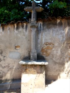 Genay - Rue de la Roue, croix à l'intersection avec la rue du Perron (1)