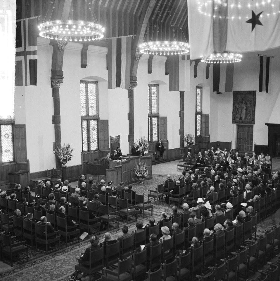 Genealogencongres in de Ridderzaal te Den Haag , overzicht van de zaal, Bestanddeelnr 916-5640