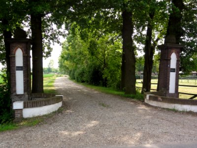 Gendt Rijksmonument 16077 Hagevoort hoekpijlers bekroning