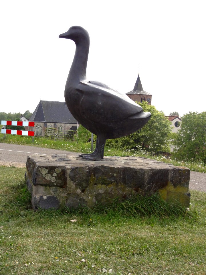 Gendt (Lingewaard) sculptuur gans