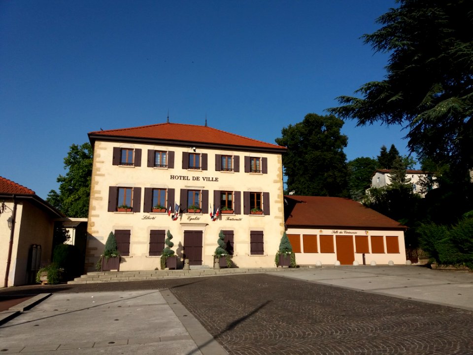 Genay - Rhône-Alpes - Hôtel de ville et salle des cérémonies