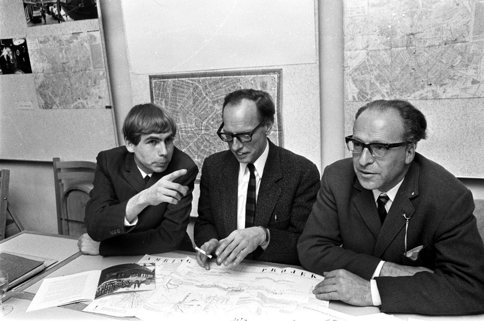 Geen metro in de binnenstad nieuw boekje. M. Bierman (stedenbouwkundige), W. F, Bestanddeelnr 921-1364