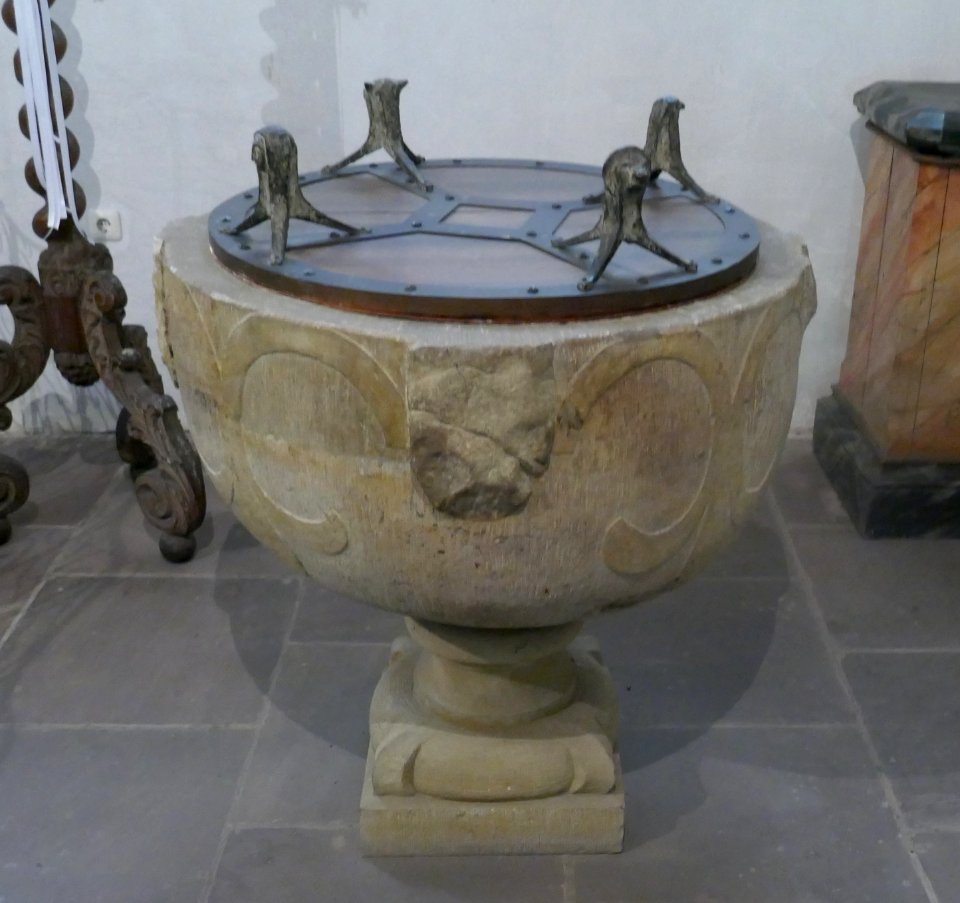 Gehrden - St. Peter und Paul - Taufbecken