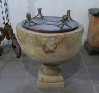Gehrden - St. Peter und Paul - Taufbecken