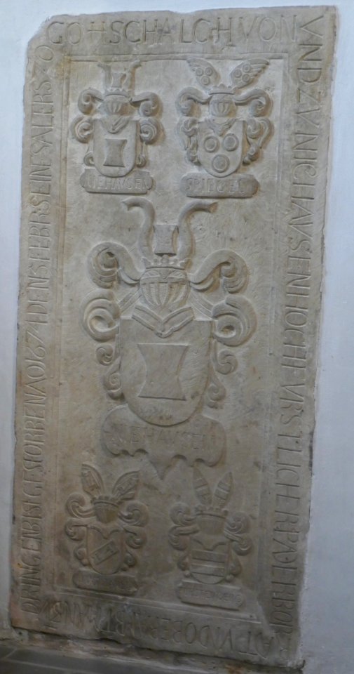 Gehrden - St. Peter und Paul - Grabplatte Gottschalk von Niehausen