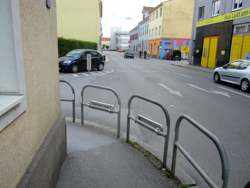 Gehsteig-Ecke-Petersgasse-21