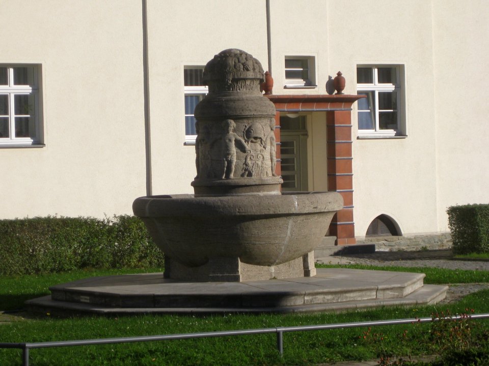 Geibelstraße, Brunnen