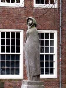 Geertruyt van Oosten statue by Arie Teeuwisse, Delft, the Netherlands