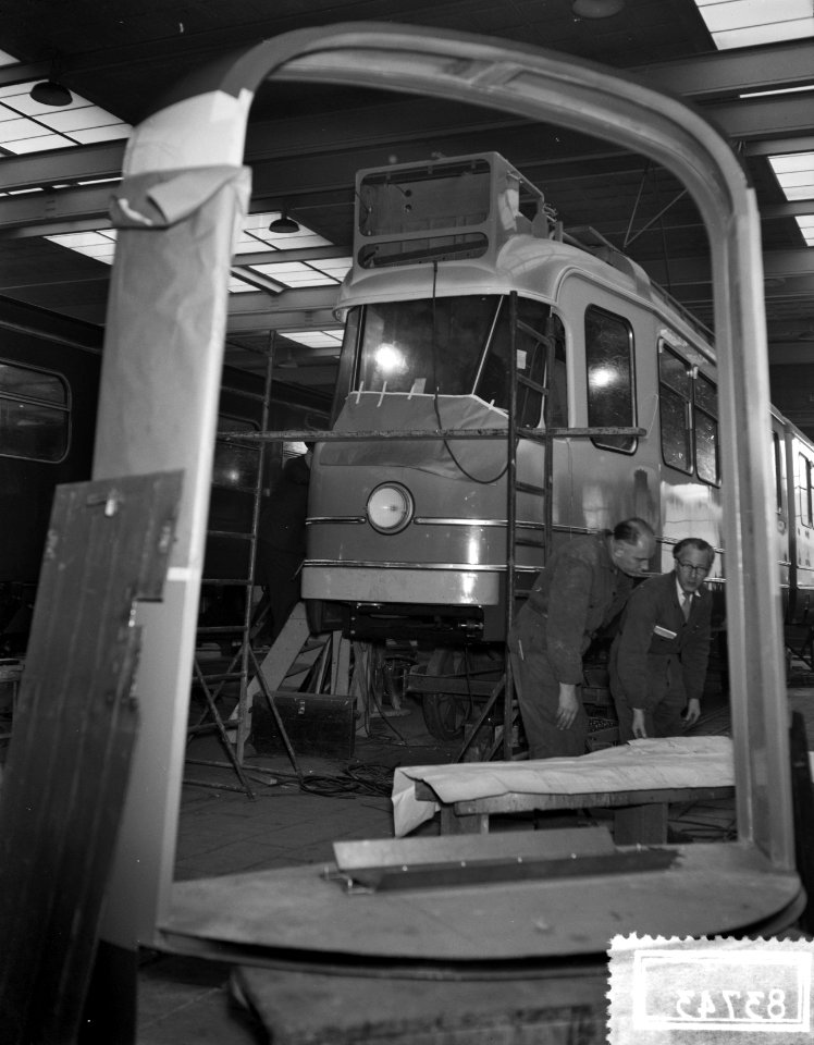 Gelede trams in aanbouw voor Amsterdam bij Beijnes, Bestanddeelnr 908-3743