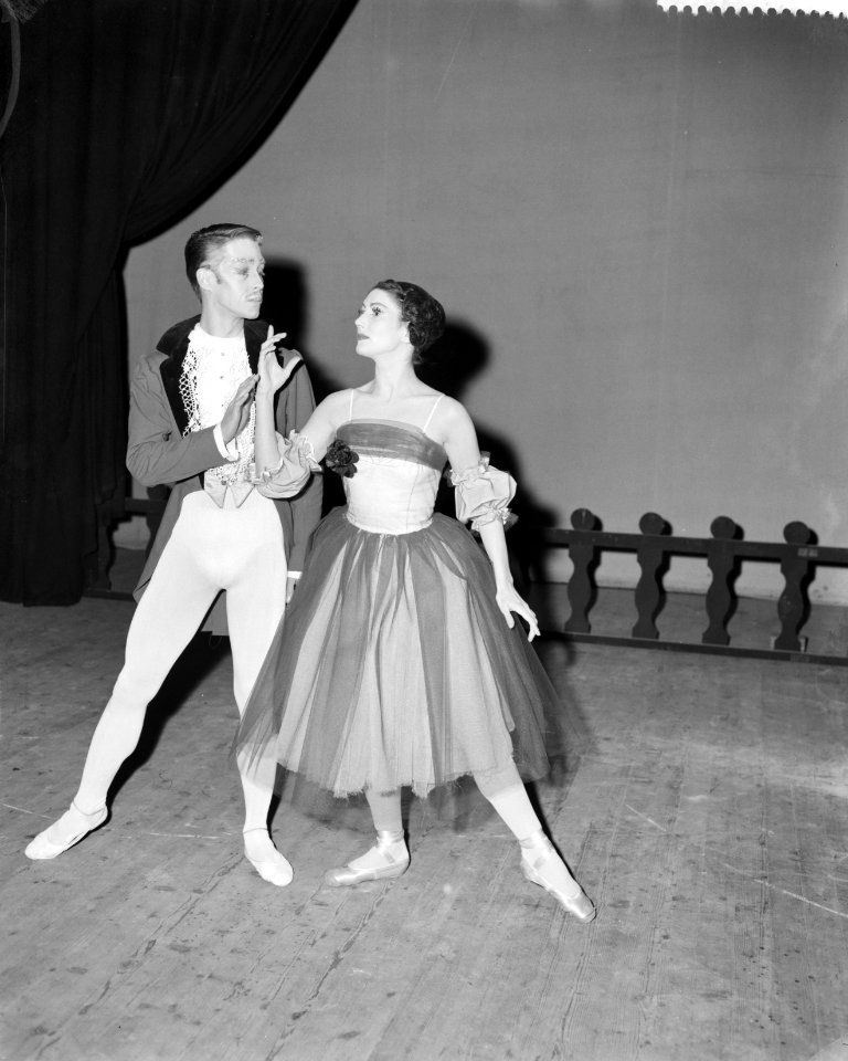 Generale repetitie Het Bal door ballet der Lage Lande in de Grote Schouwburg t, Bestanddeelnr 909-2848