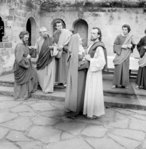 Generale repetitie van de Passiespelen te Tegelen, Jezus en Maria en de discipel, Bestanddeelnr 911-2442