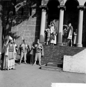 Generale repetitie van de Passiespelen te Tegelen, beneden hogepriester Kajafas,, Bestanddeelnr 911-2452