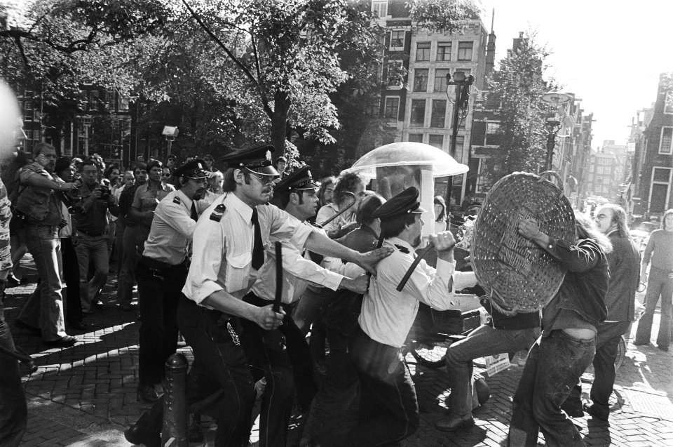 Gekraakte panden aan Amsterdamse Herengracht, door politie ontruimd, incident tu, Bestanddeelnr 928-7433