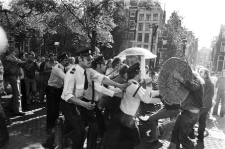 Gekraakte panden aan Amsterdamse Herengracht, door politie ontruimd, incident tu, Bestanddeelnr 928-7433