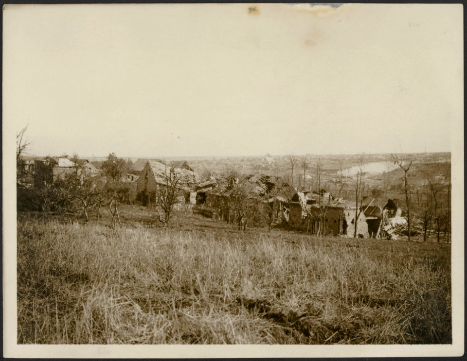 General view of Combles, Bestanddeelnr 158-2817