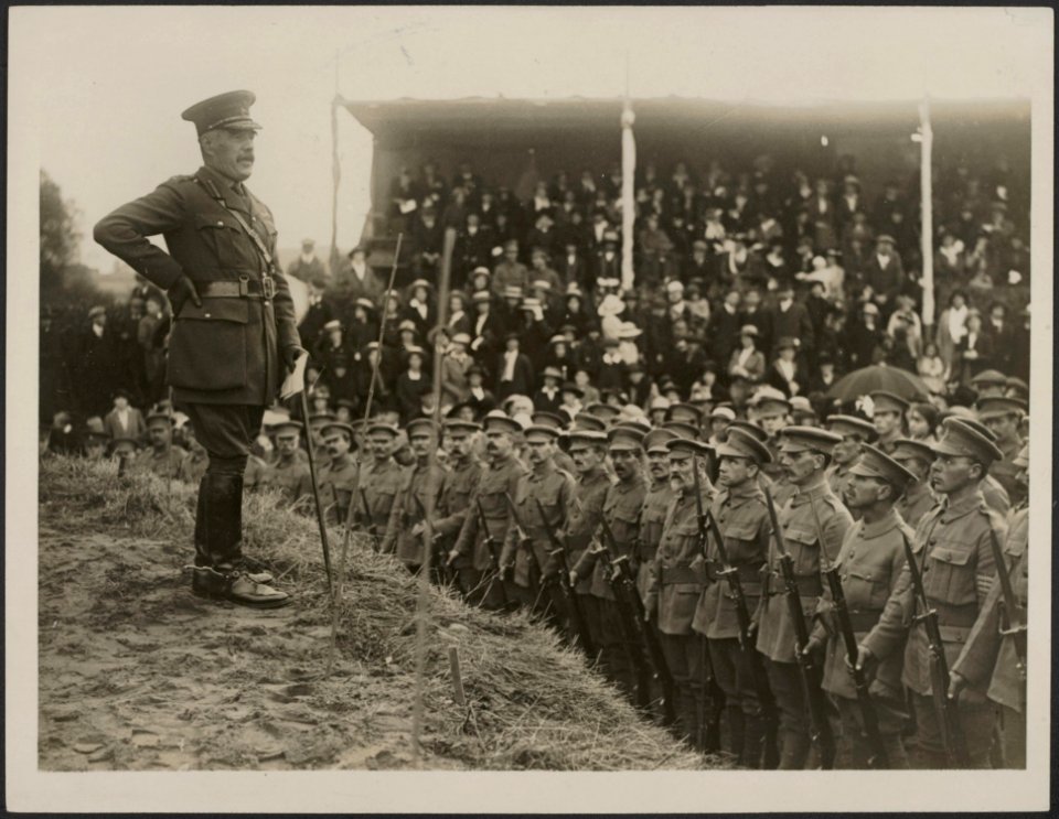 General Sir William Robertson, chief of the Imperial General Staff, unveiling a , Bestanddeelnr 158-1934