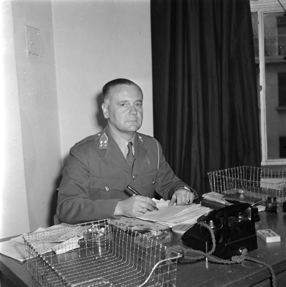 Generaal Kruls, commandant van het Militair Gezag, Bestanddeelnr 900-9961