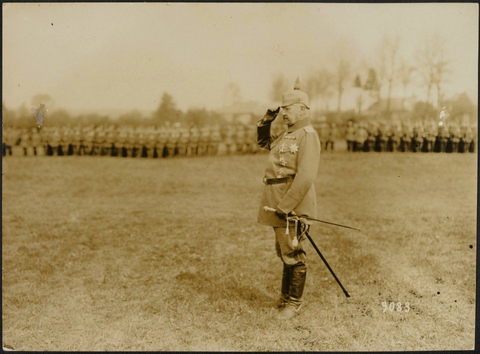 Generalfeldmarschall von Hindenburg bei seinen Regimentern. Ansprache an das Reg, Bestanddeelnr 158-1770
