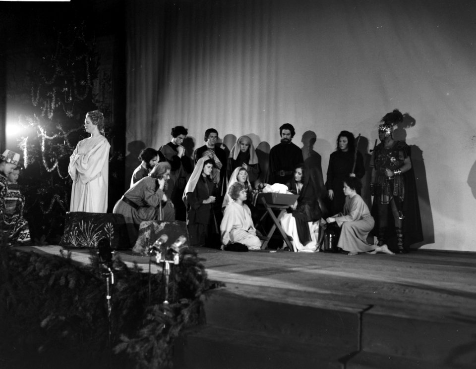 Generale repetitie van het Kerstfeest op het Paleis te Amsterdam. Prinses Irene, Bestanddeelnr 913-3232