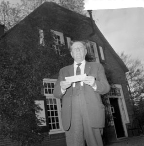 Gelukstelegram van de Avro voor Willem Vogt tot benoeming lid van verdienste , t, Bestanddeelnr 915-1935