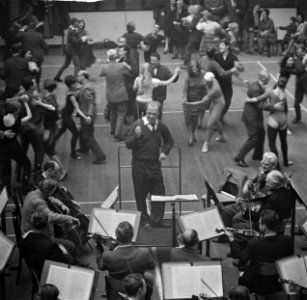 Generale repetitie voor de Boekenweek in Frascati te Amsterdam, concertgebouw re, Bestanddeelnr 912-1167 photo