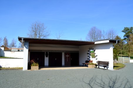 Gemünden, Friedhof, Trauerhalle