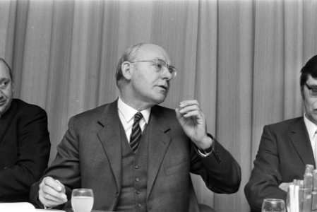 Gemeenschappelijk ontwerpregeringsprogramma PvdA, D66, PPR toelichting in Nieuw, Bestanddeelnr 924-2992