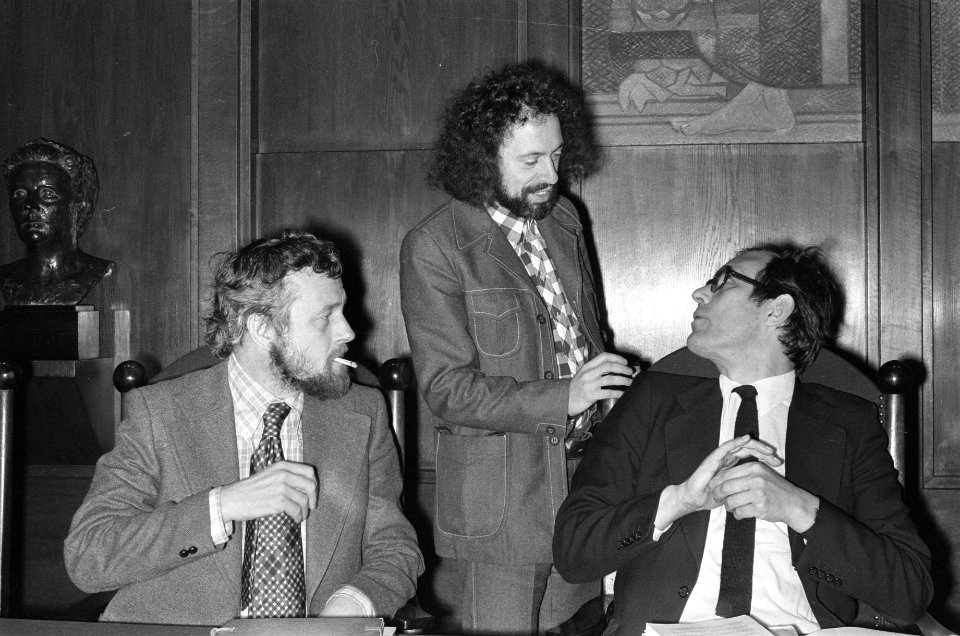 Gemeenteraad Amsterdam vlnr wethouder Sinnige, Van de Velde en Lammers, Bestanddeelnr 927-7070