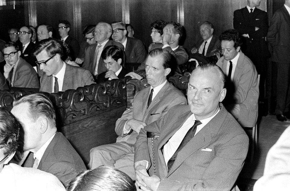 Gemeenteraad bijeen, hoofdcommissaris Van der Molen op publieke tribune, Bestanddeelnr 919-2781