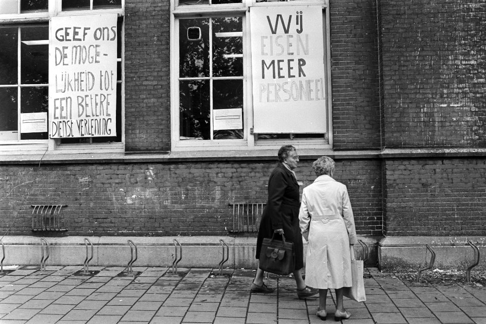 Gemeentelijke Sociale Dienst in Amsterdam is aktie begonn oor meer personeel en , Bestanddeelnr 931-0637