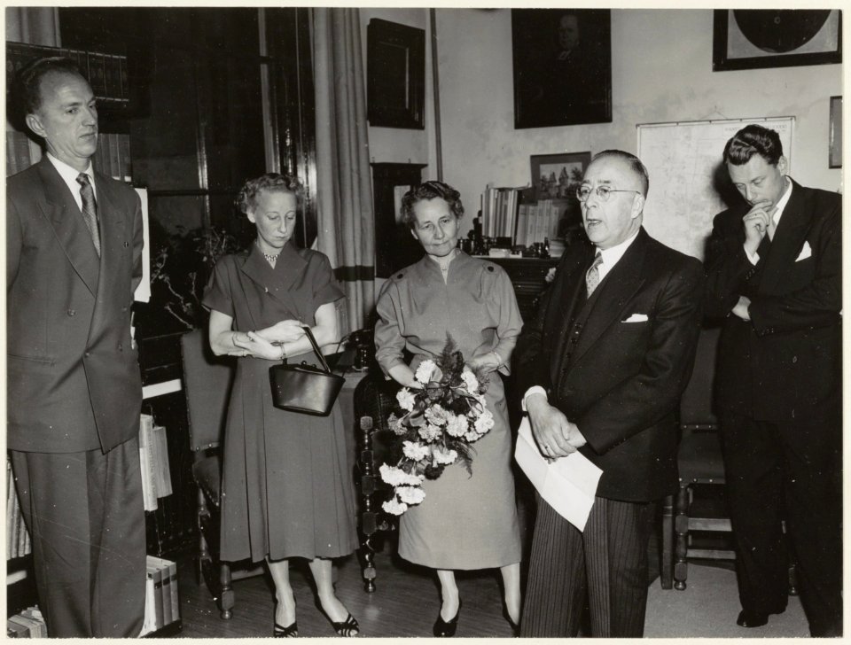 Gemeente-archief Afscheid van de heer A.C.Sandijck op 23 december 1955. NL-HlmNHA 54001236