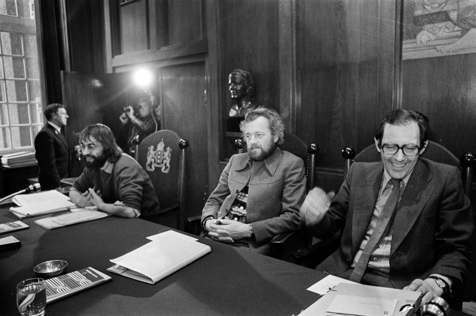 Gemeenteraad Amsterdam (bestuurscrisis) v.l.n.r. Van Duijn, Sinnige, Lammers, V, Bestanddeelnr 928-3494