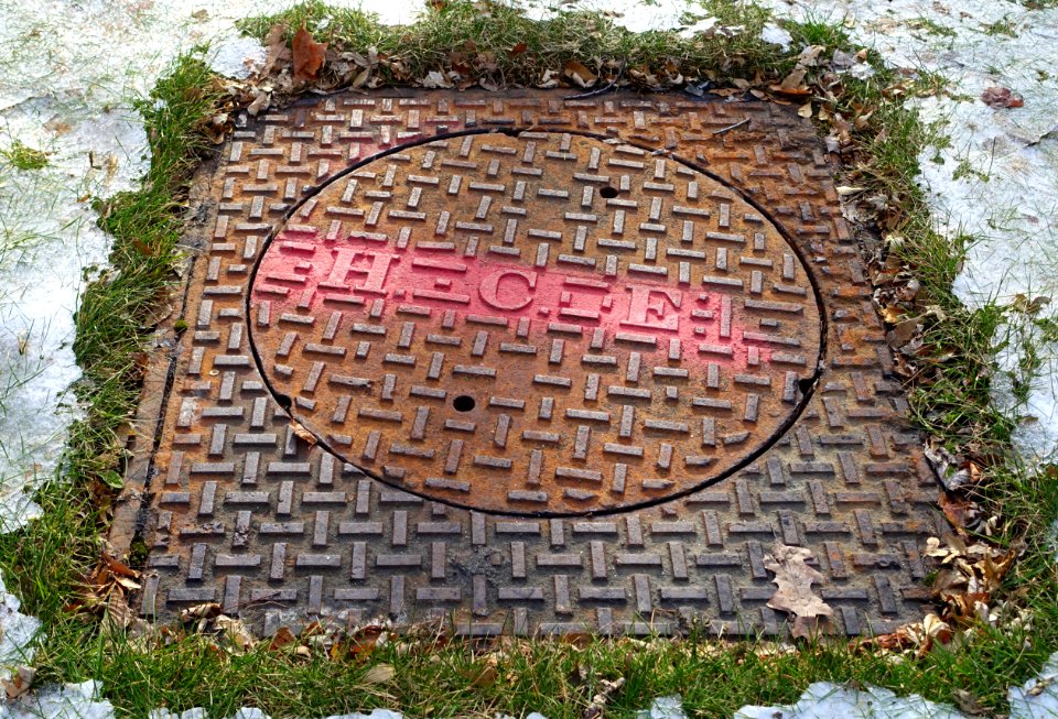 H.C.E. - manhole cover - Harvard University - Cambridge, MA - DSC02569
