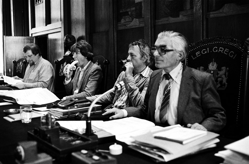 Gemeenteraad Amsterdam bijeen vanwege de 30 april rellen wethouder Schaefer, , Bestanddeelnr 930-8373