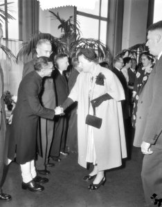 H.M. de Koningin bezoek feestvergadering Nederlandse Bijbelgenootschap Den Haag, Bestanddeelnr 906-5268