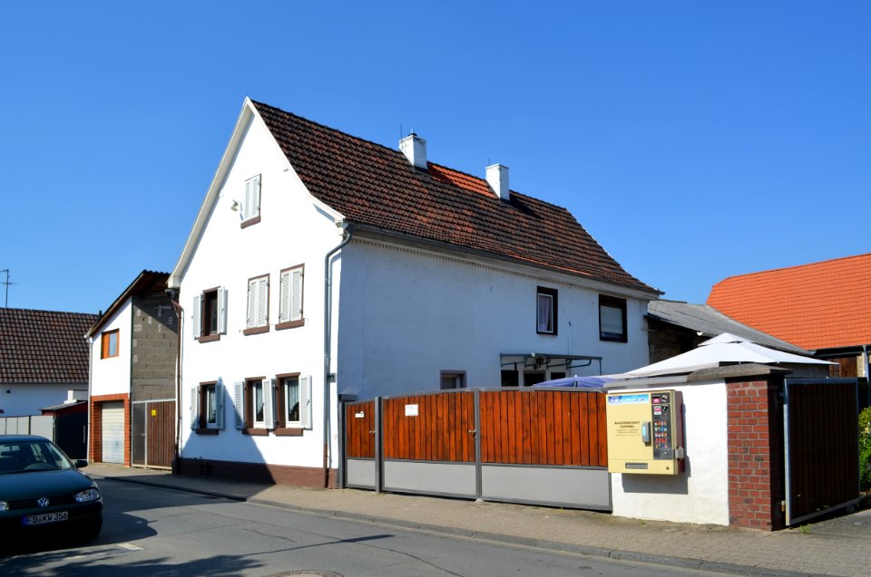 Hähnlein, Georg-Fröba-Straße 11