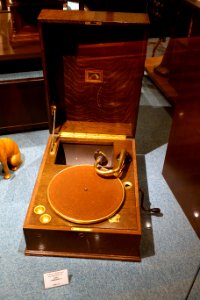 H.M.V. Model 461, The Gramophone Co., UK, undated - Kanazawa Phonograph Museum - Kanazawa, Japan - DSC01067